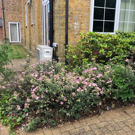 Spacious King Room With Private Entrance - Near Emirates And Camden And King'S Cross - 5 Min To Tube Finchley Eksteriør bilde