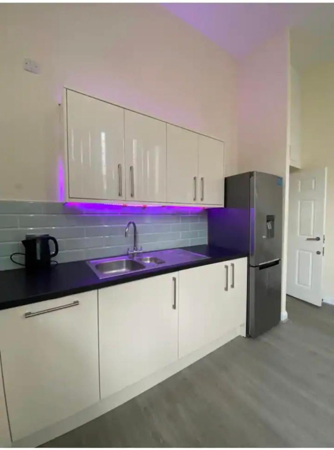 Spacious King Room With Private Entrance - Near Emirates And Camden And King'S Cross - 5 Min To Tube Finchley Eksteriør bilde