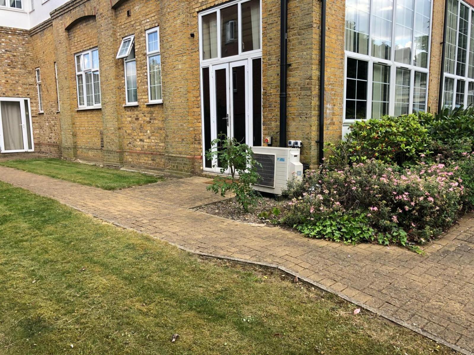 Spacious King Room With Private Entrance - Near Emirates And Camden And King'S Cross - 5 Min To Tube Finchley Eksteriør bilde