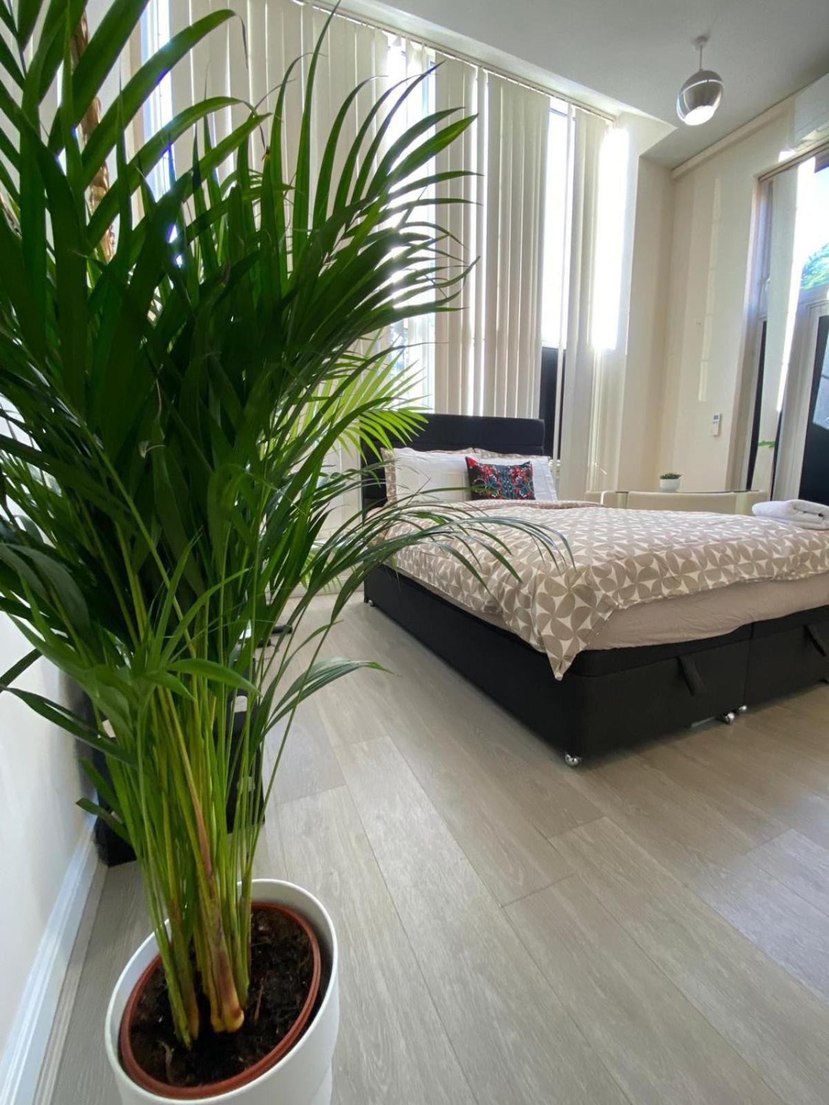 Spacious King Room With Private Entrance - Near Emirates And Camden And King'S Cross - 5 Min To Tube Finchley Eksteriør bilde